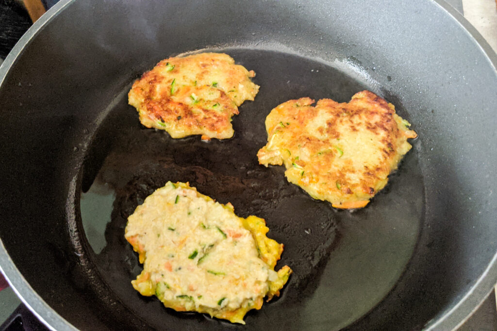 HIRSE-PUFFER in der Pfanne