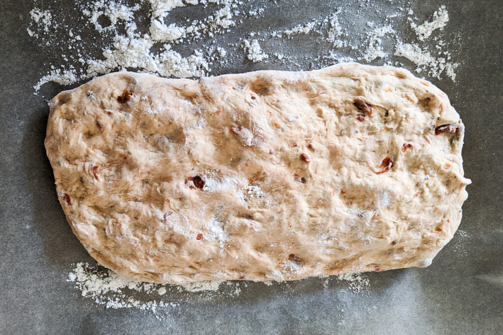 TOMATEN CIABATTA Brot vor dem Backen